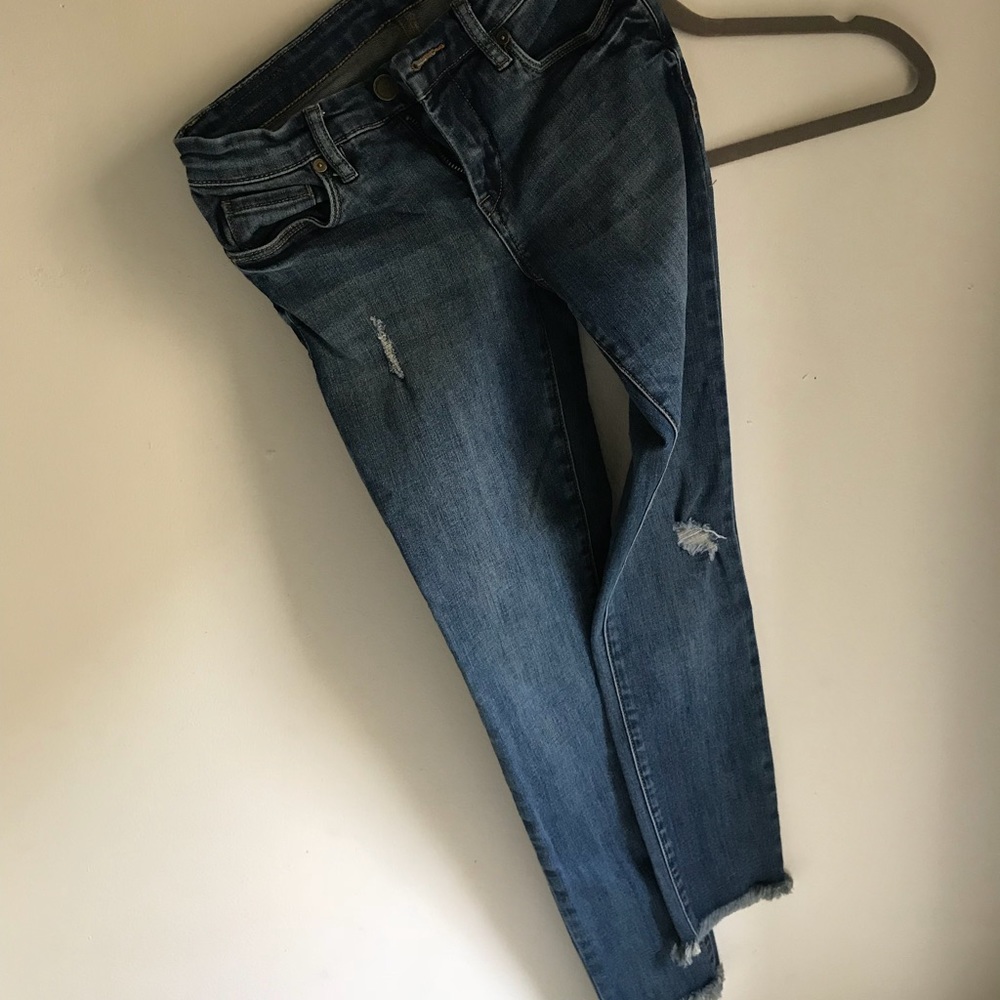 Blank NYC SZ 25 ripped jeans